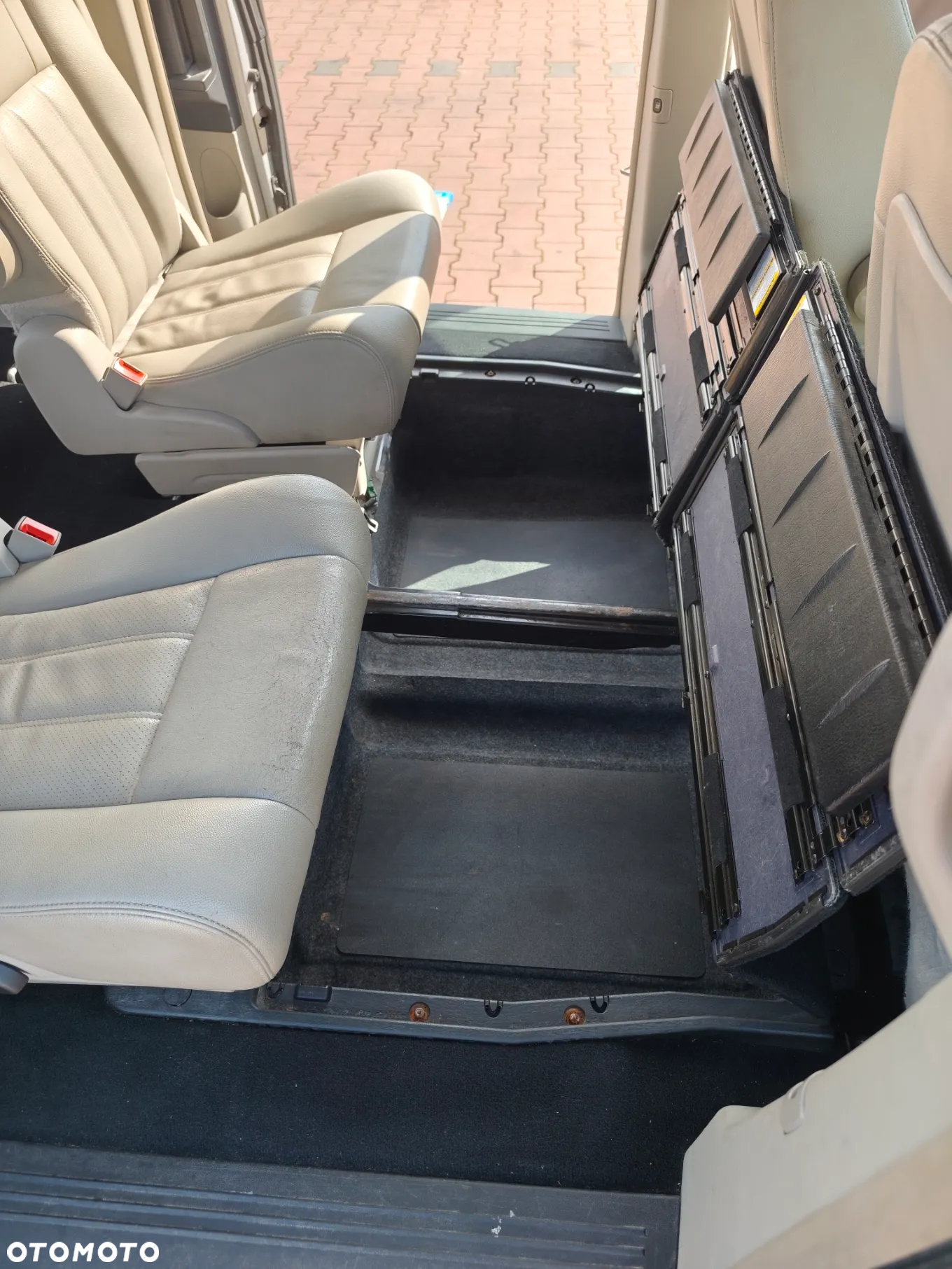 Chrysler Town & Country 3.6 Touring - 26