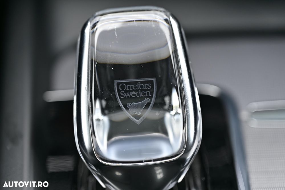 Volvo XC 60 B4 MHEV AT8 AWD Inscription - 32