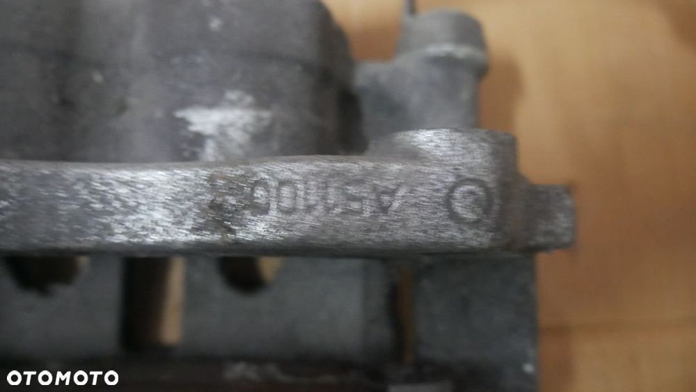 ZACISK HAMULCOWY PRAWY PRZÓD MASTER 3 III MOVANO 3  III 2.3 DCI - 5