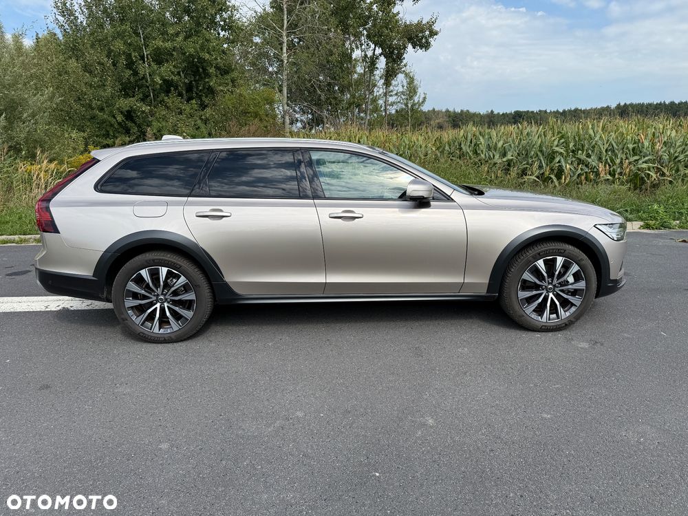 Volvo V90 Cross Country B5 B AWD Ultimate - 9