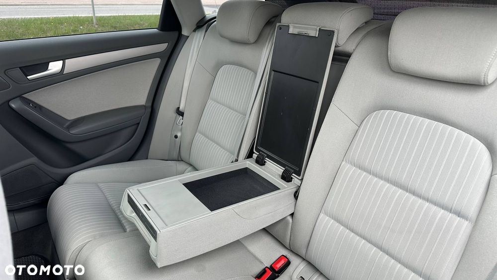 Audi A4 Avant 2.0 TDI DPF clean diesel Attraction - 30