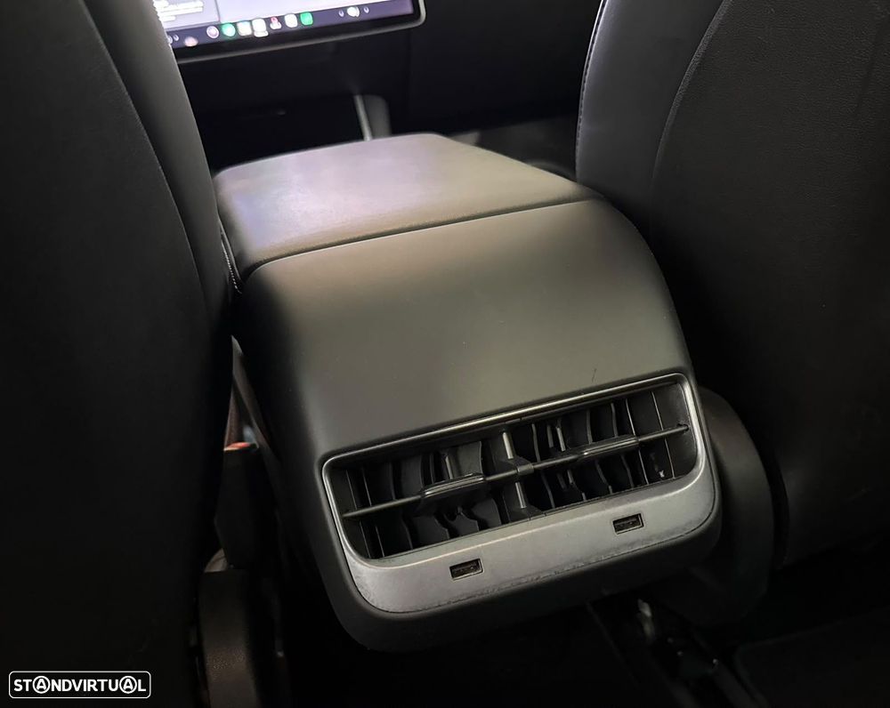 Tesla Model 3 Performance Dual Motor AWD - 33