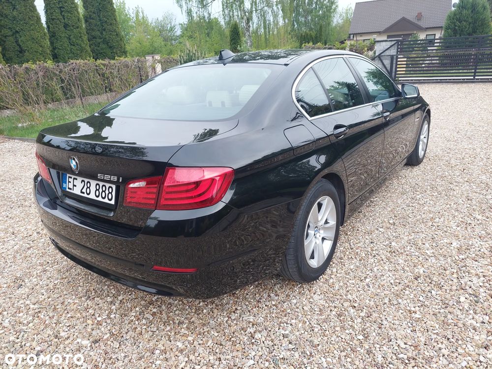 BMW Seria 5 528i Sport-Aut - 10
