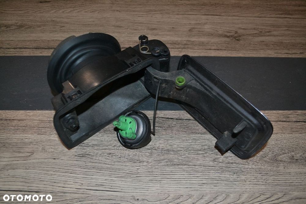 BMW E90 KLAPKA WLEWU PALIWA KOREK BENZYNA SPARKLING GRAPHITE - 3