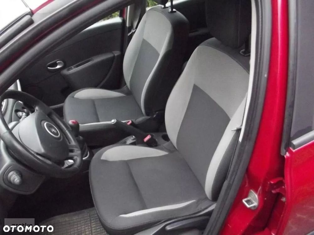 Renault Clio 1.2 16V Authentique - 11