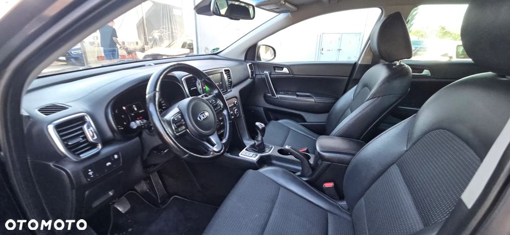 Kia Sportage 2,0 CRDI AWD Dream-Team Edition - 32