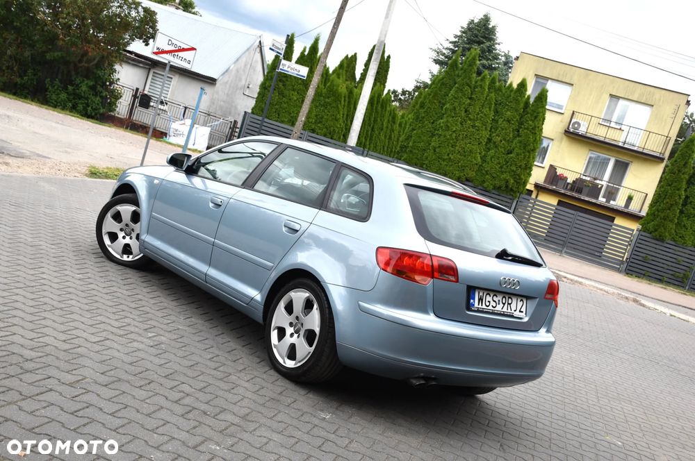 Audi A3 Sportback 2.0 TDI DPF Ambiente - 4