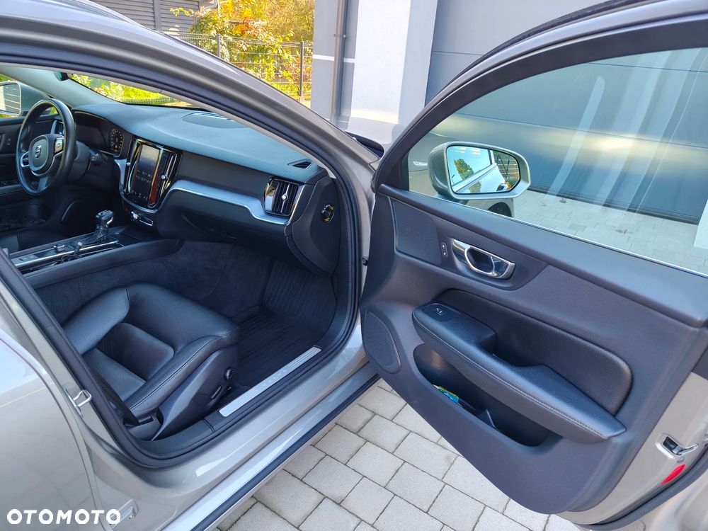 Volvo V60 D4 Geartronic Momentum Pro - 28