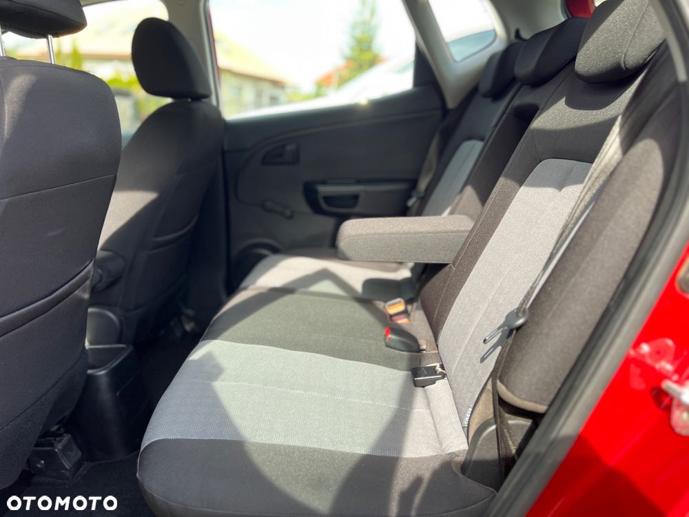 Kia Venga - 9