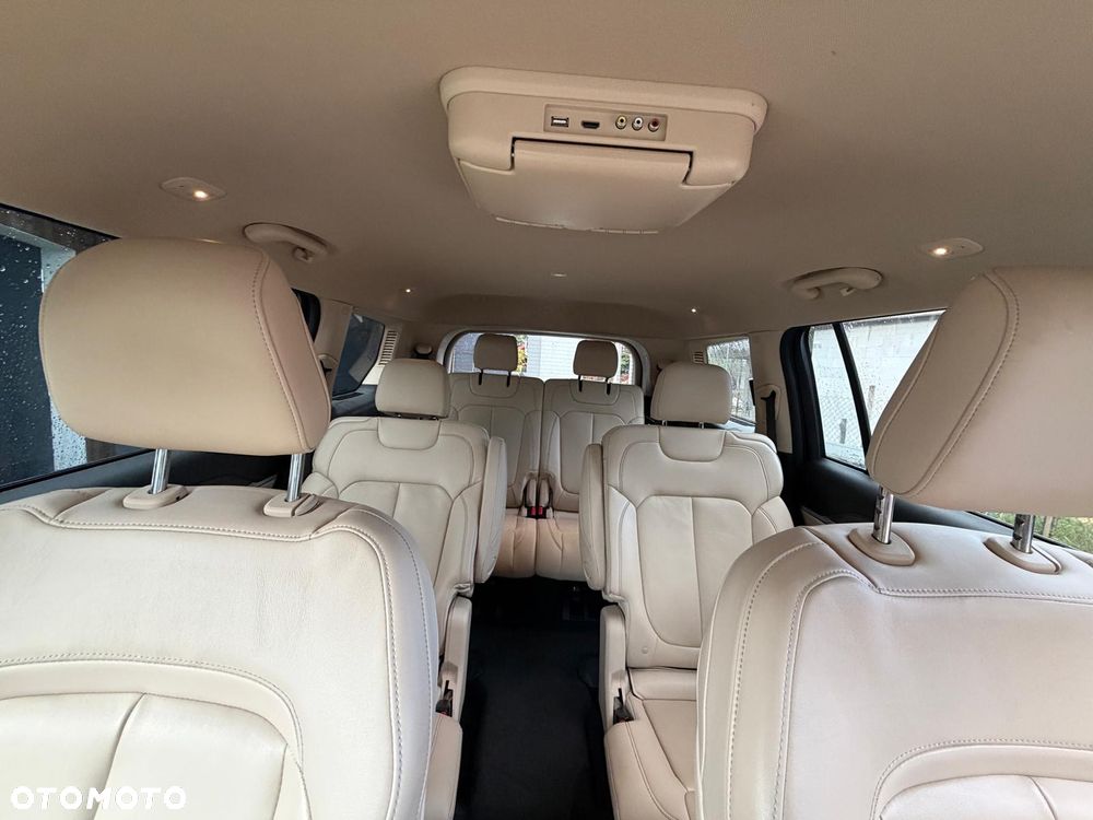 Jeep Grand Cherokee - 26