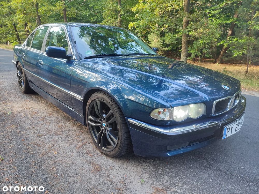 BMW Seria 7 735i - 12