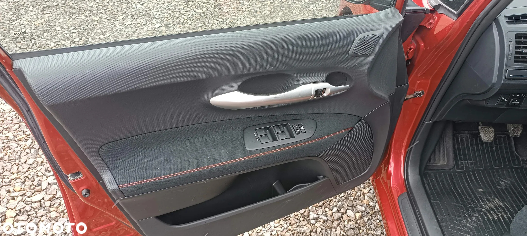 Toyota Auris 1.6 2010 - 13