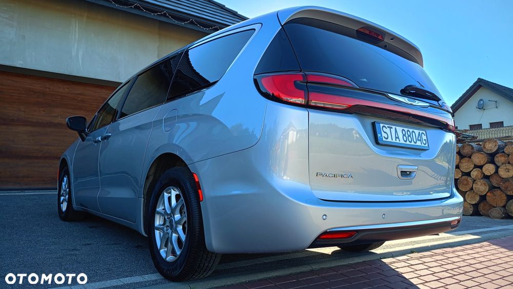 Chrysler Pacifica - 20