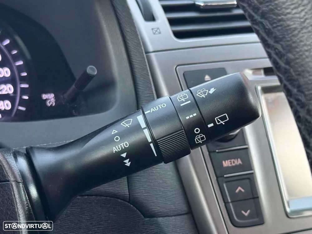 Toyota Avensis SW 2.0 D-4D Exclusive +Navi - 19