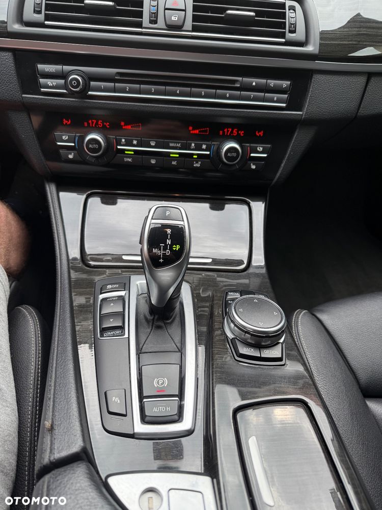 BMW Seria 5 535d - 32