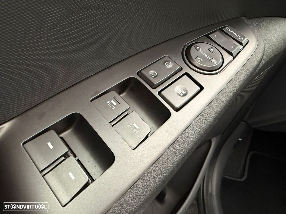 Hyundai Ioniq 1.6 GDI PHEV Tech - 24