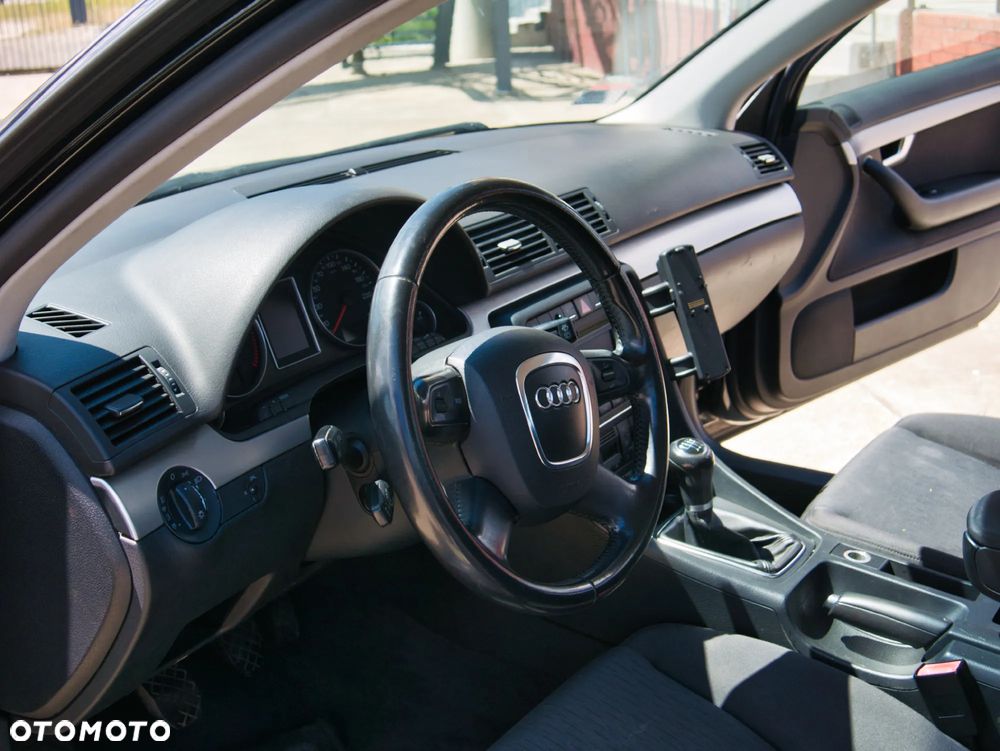 Audi A4 Avant 2.0 TDI DPF - 22