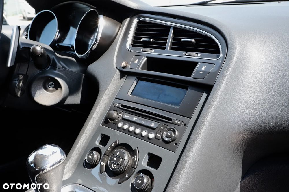 Peugeot 5008 HDI FAP 110 EGS6 Premium - 6