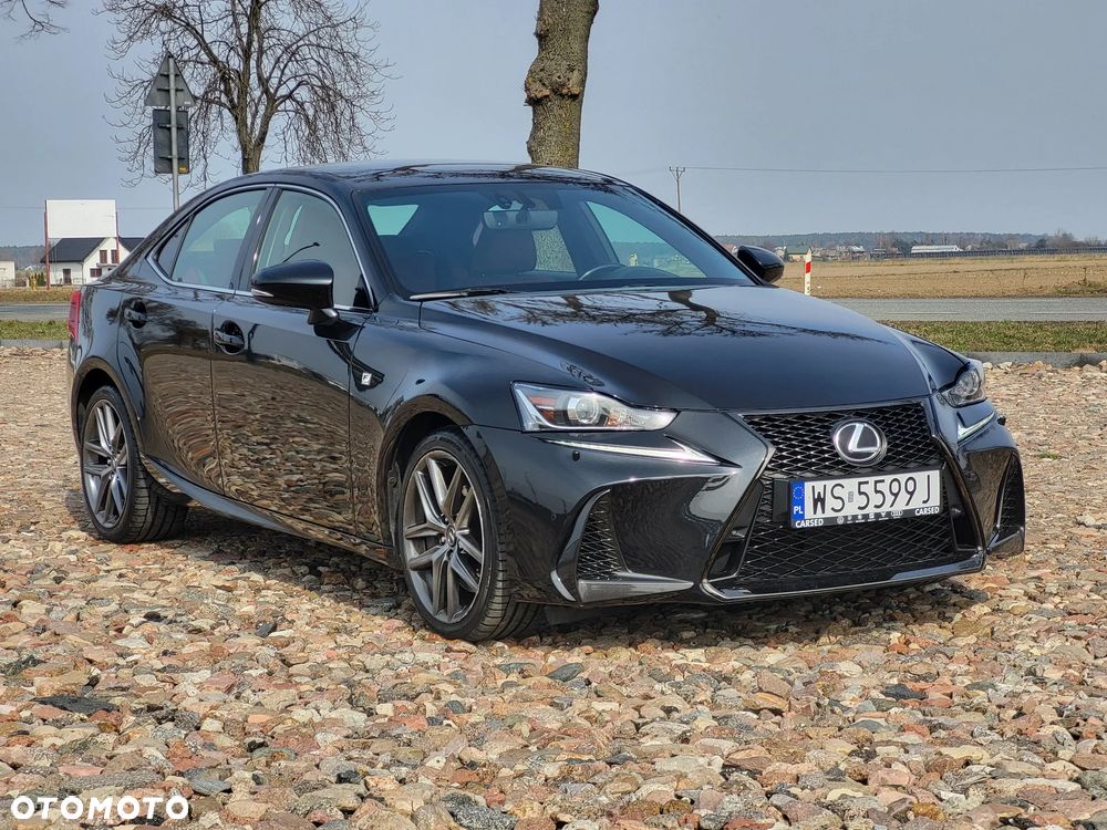 Lexus IS 200t / 300 F Sport - 3