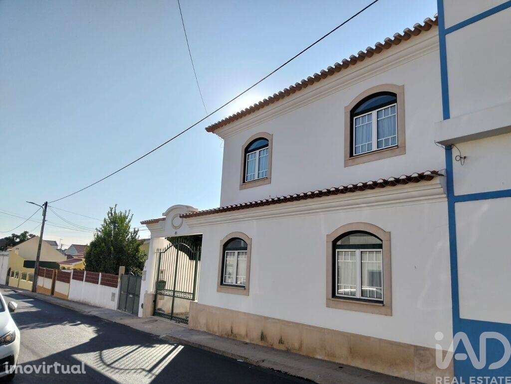 Casa / Villa T4 em Alpiarça de 436,00 m2 - Grande imagem: 2/28