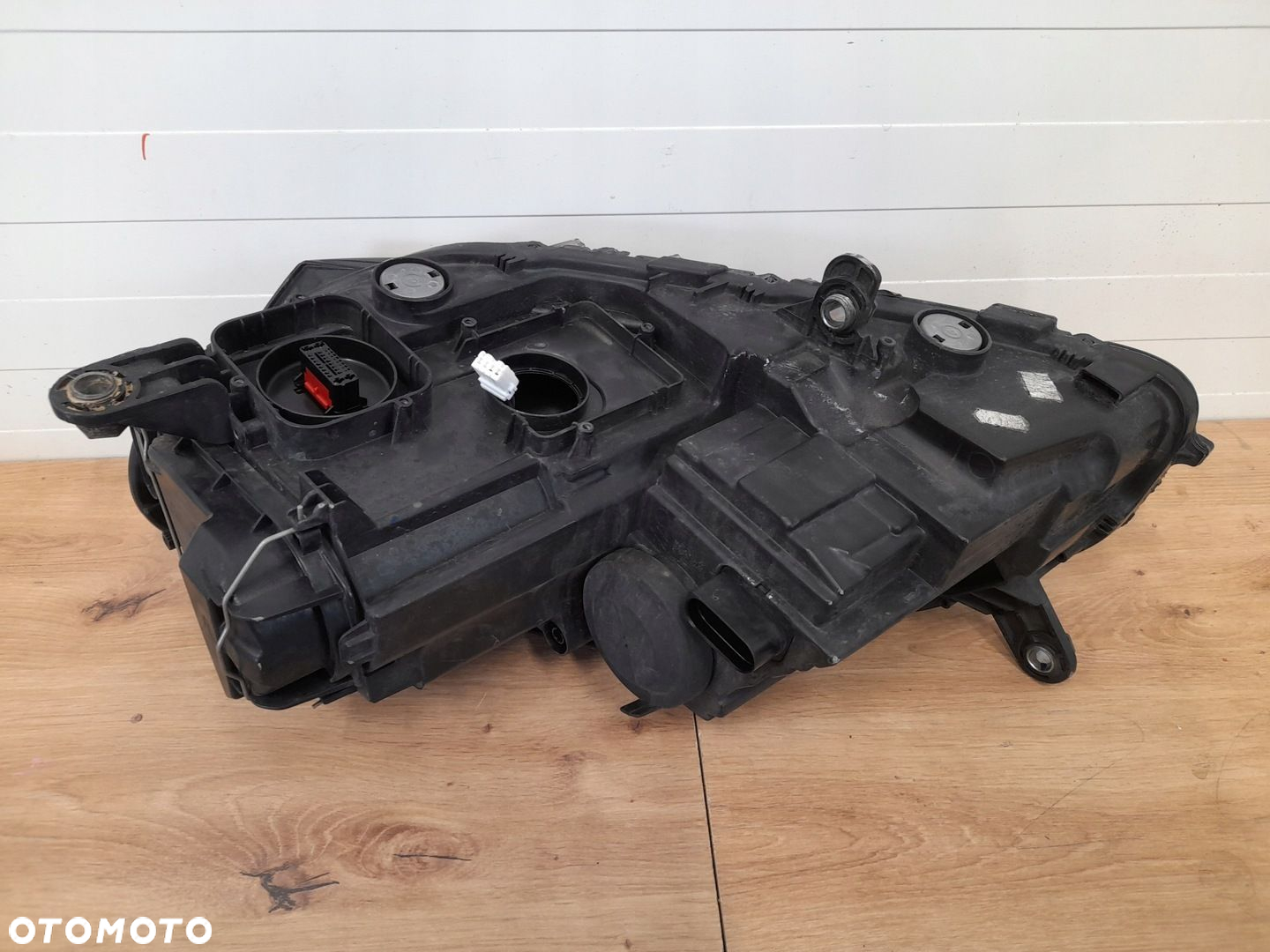 LAMPA PRZEDNIA PRAWA VOLKSWAGEN PASSAT B7 LED - 4