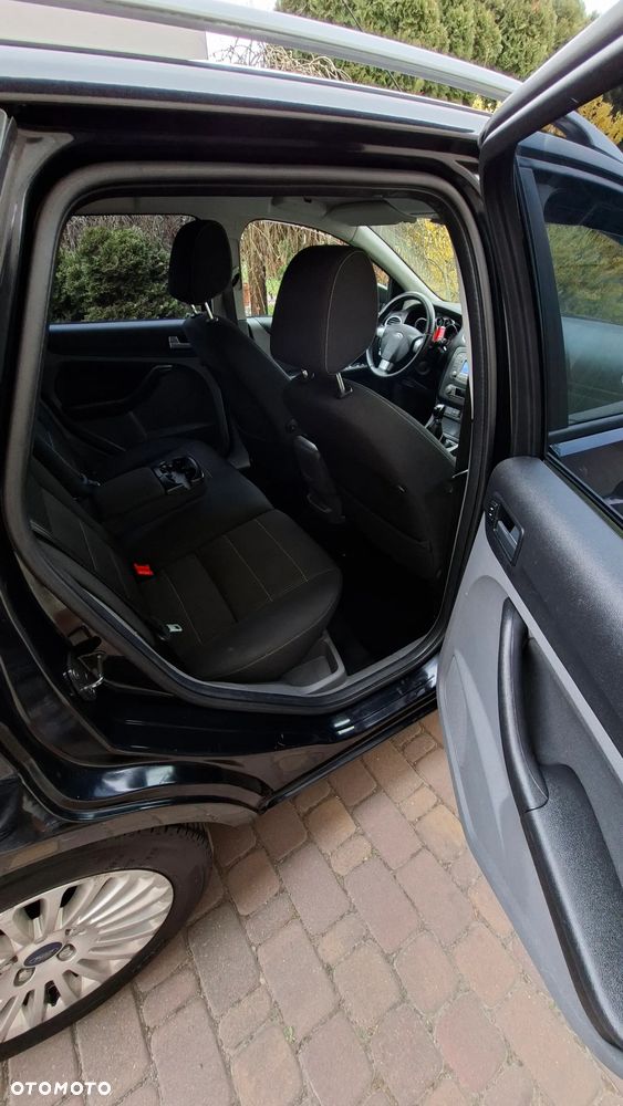 Ford Focus 2.0 16V Titanium - 15