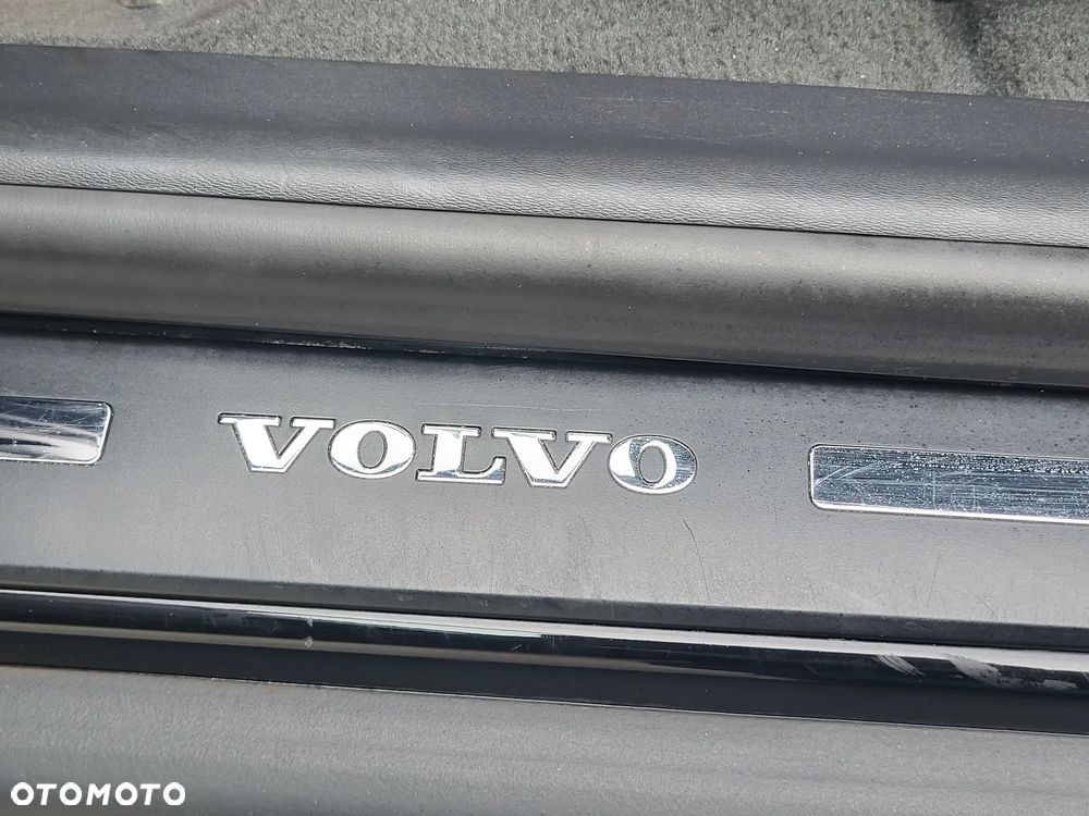 Volvo XC 60 - 4