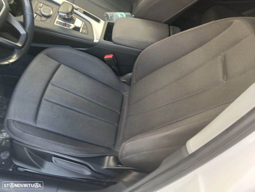 Audi A4 Avant 2.0 TDI Design S tronic - 19