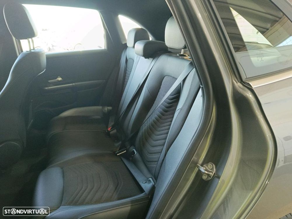 Mercedes-Benz B 250 e Style Plus — fotografia 8