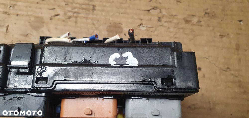 Moduł sterownik BSM skrzynka bezpieczników Citroen C3 II 9667199680 - 7