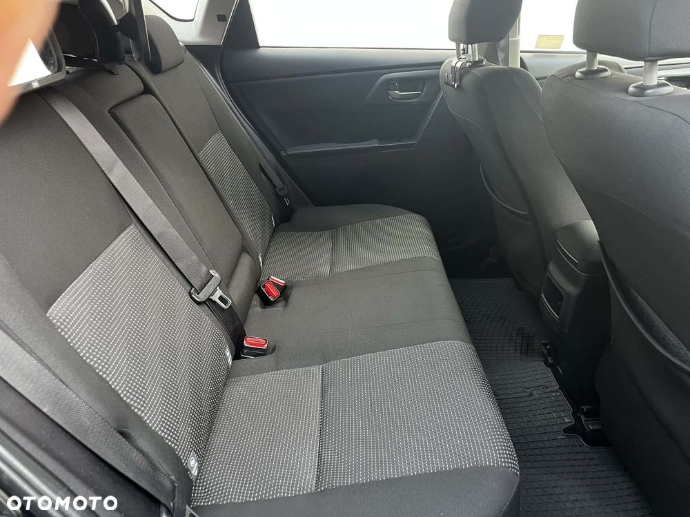 Toyota Auris 1.6 Premium + - 12