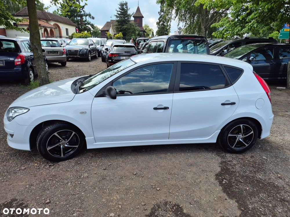 Hyundai i30 1.4 FIFA WM Edition - 11