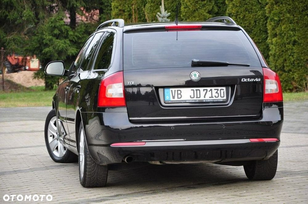 Skoda Octavia 1.6 TDI DPF DSG Elegance - 20