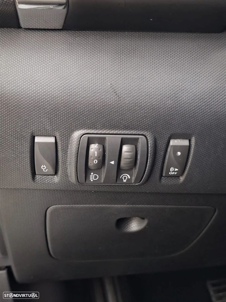 Renault Zoe (c/ Bateria) 41 kwh Life c/ LIMITED Pack - 11