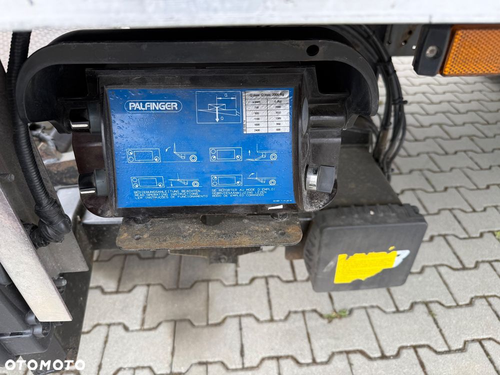Renault D16 / 240 KM / DMC 16 TON / KONTENER + DUŻA WINDA 2000 KG / TYŁ PODUSZKA / TYLKO 176.000KM / DO ZABUDOWY / SPROWADZONY / STAN BDB / / / - 21