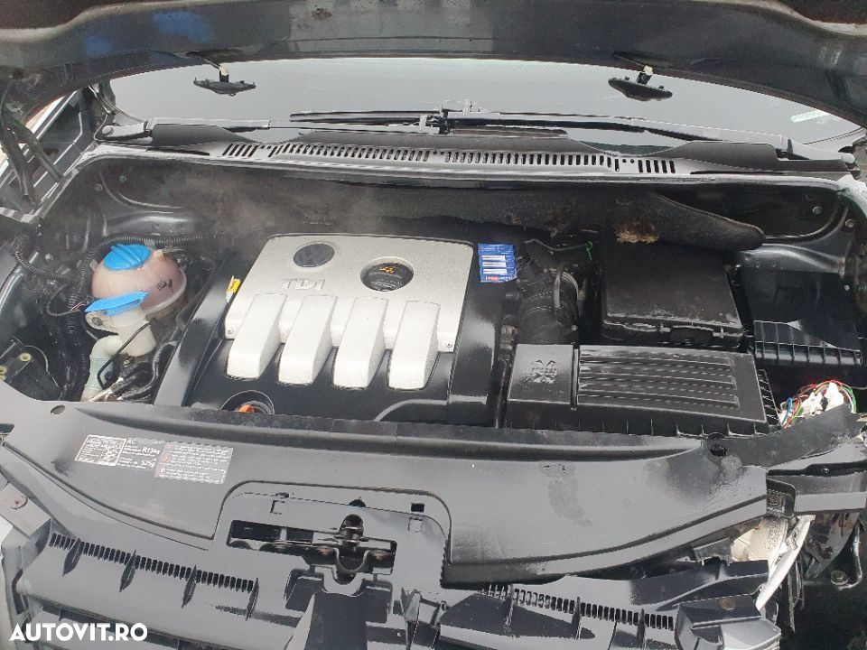 Dezmembram VW Touran 1,9 BLS - 9