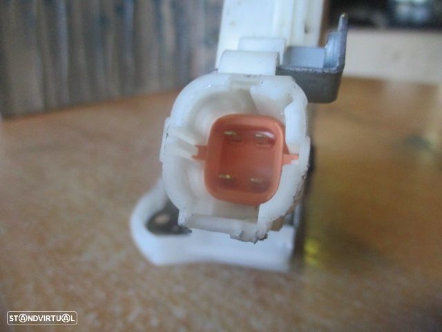 Fecho 8055265J00 SUZUKI GRAND VITARA 2007 1.9 D DDIS      5P PRETO MALA 4 PINOS - 2