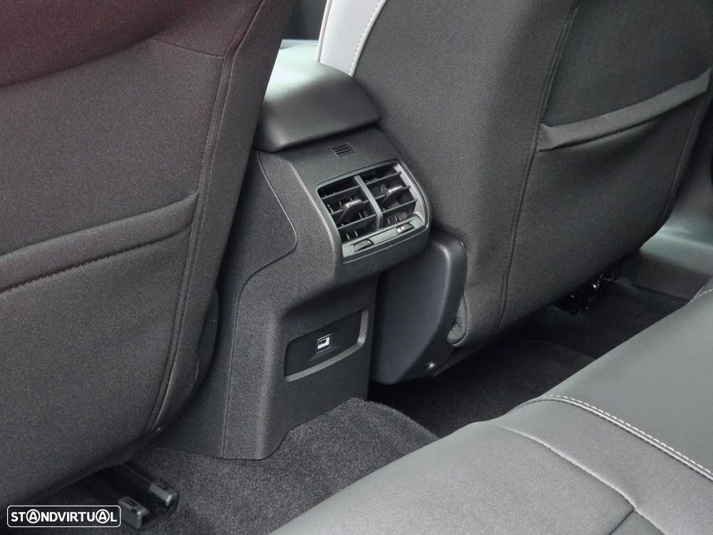 Citroën C4 1.2 PureTech Shine Pack EAT8 - 10