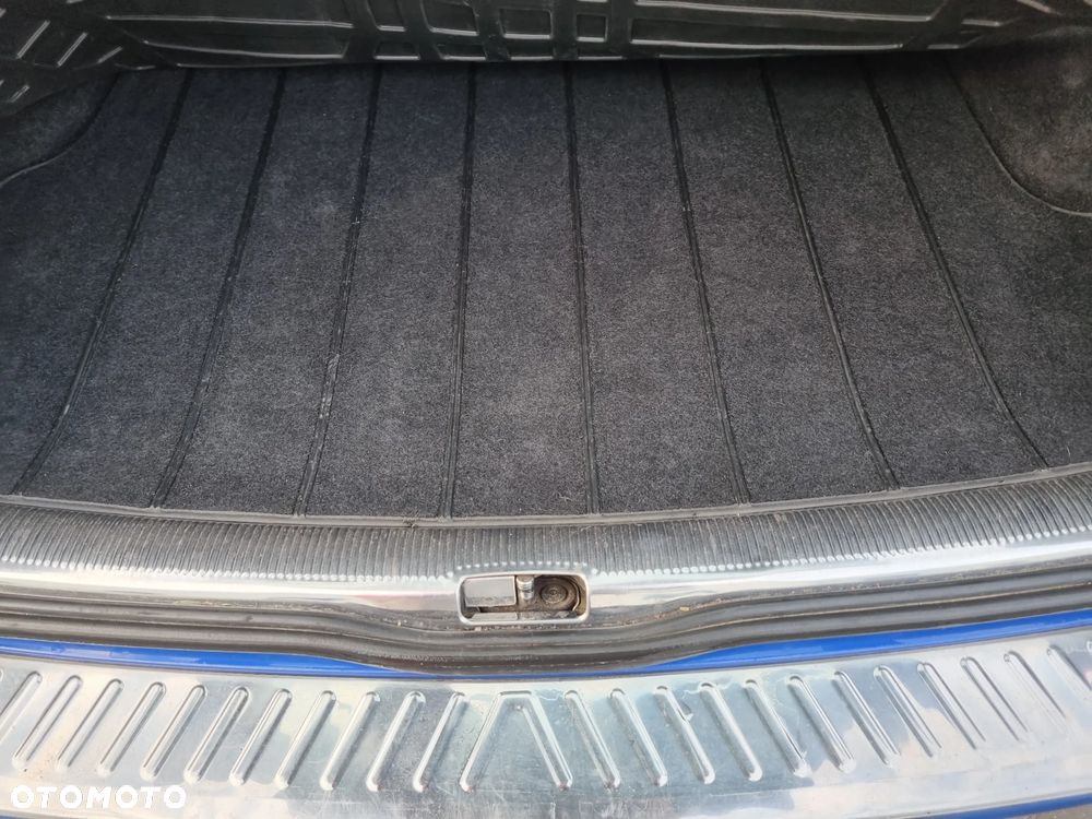 Volkswagen Passat - 20