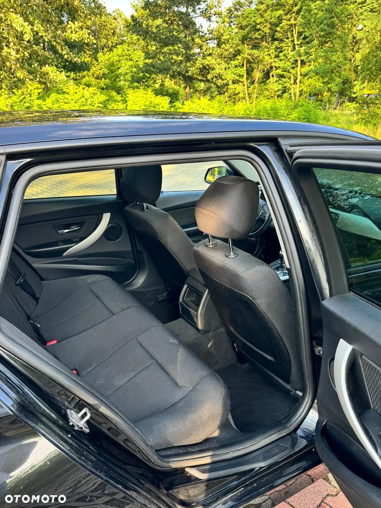 BMW Seria 3 318d - 15