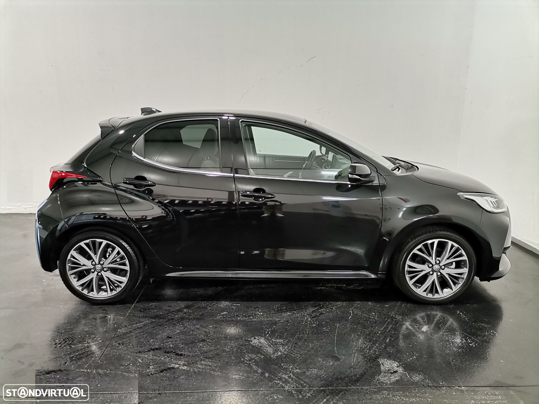 Toyota Yaris - 16