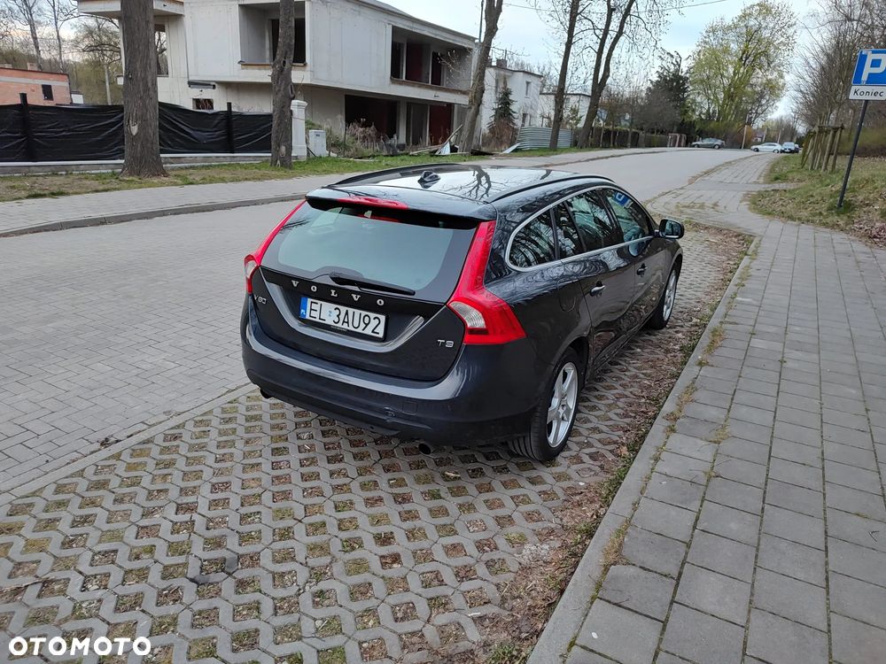 Volvo V60 T3 Summum - 5