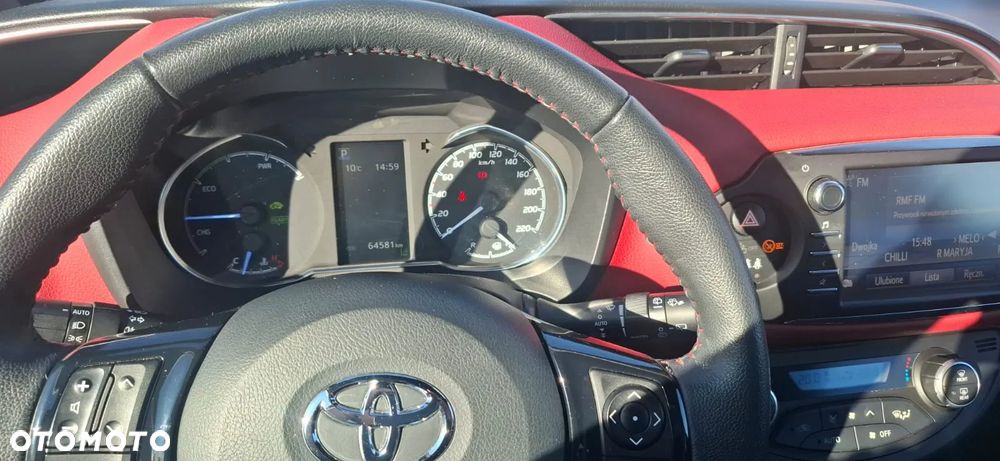 Toyota Yaris Hybrid 100 Dynamic - 14