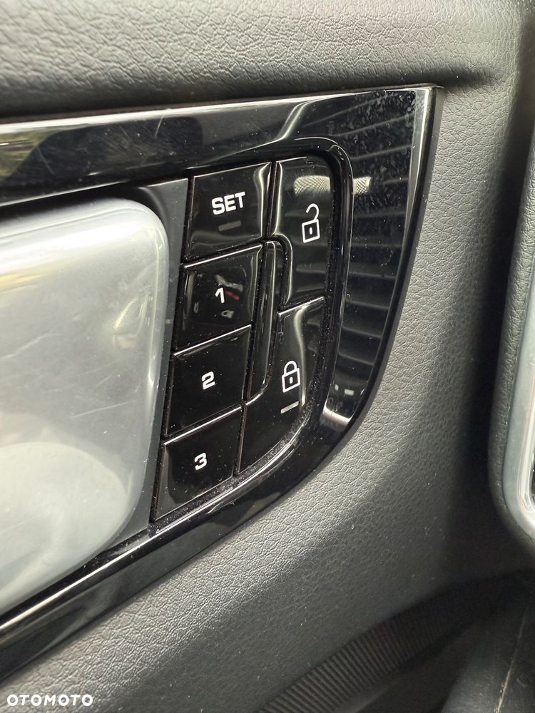 Porsche Cayenne Standard - 20