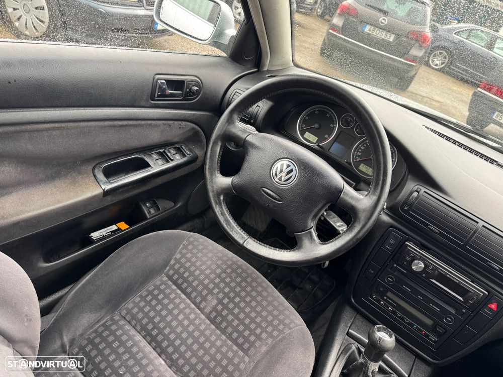 VW Passat 1.9 TDi Trendline EC - 12