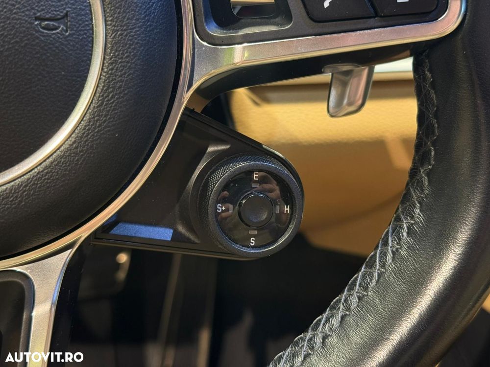 Porsche Panamera - 27