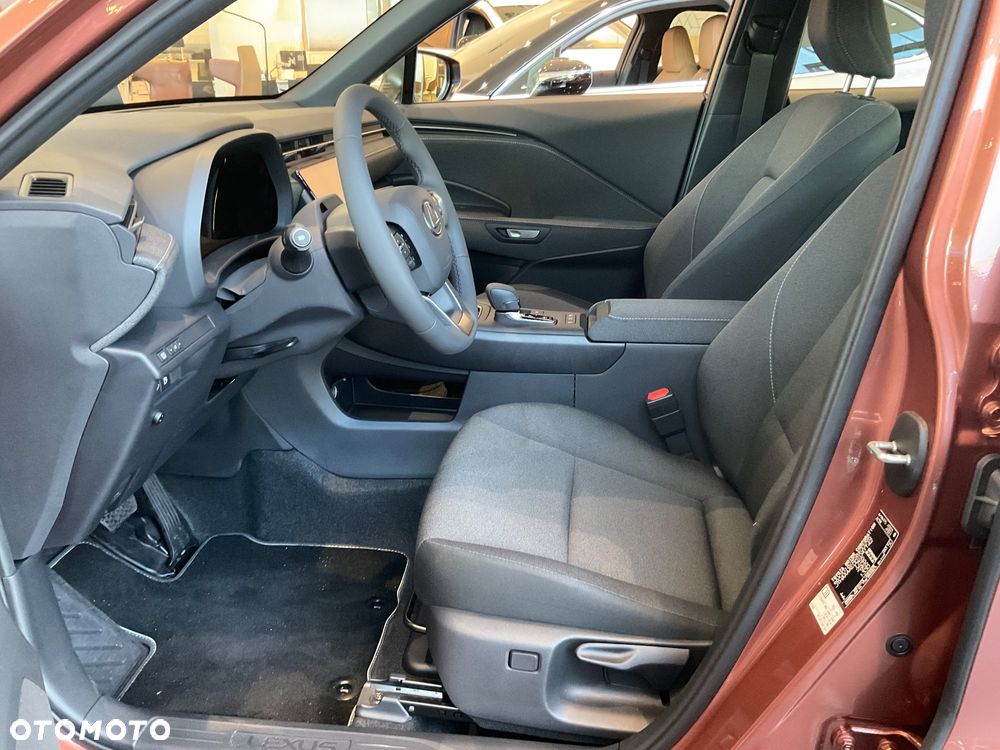Lexus LBX 1.5 Hybrid - 5