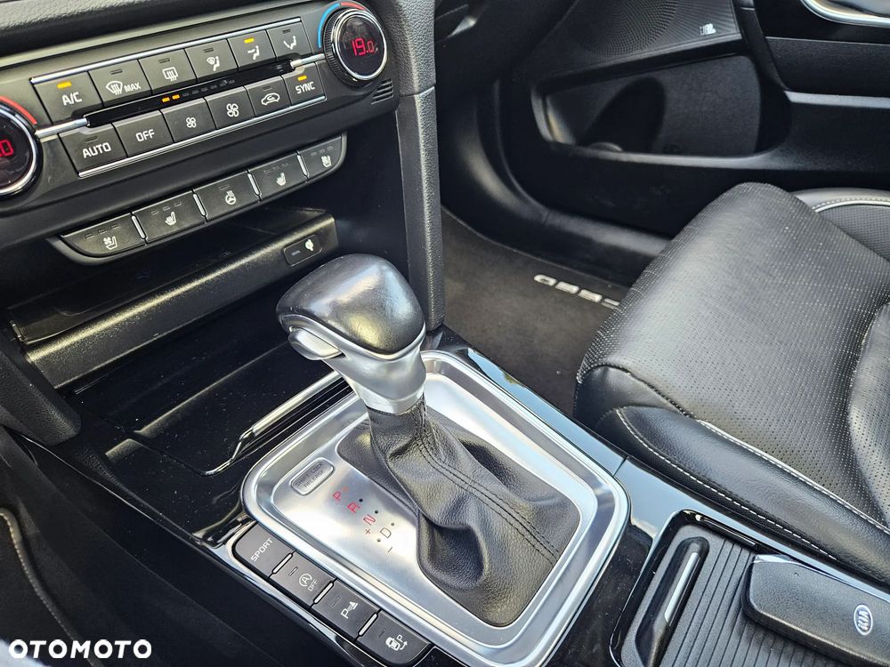 Kia Ceed 1.4 T-GDI DCT OPF Platinum Edition - 24