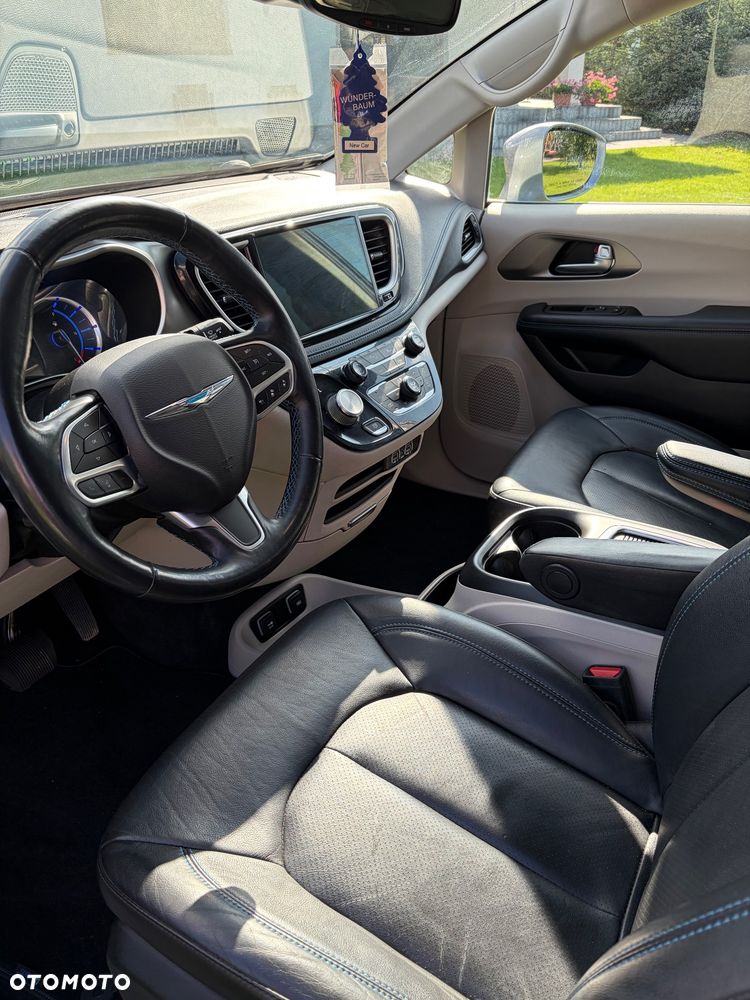 Chrysler Pacifica - 7
