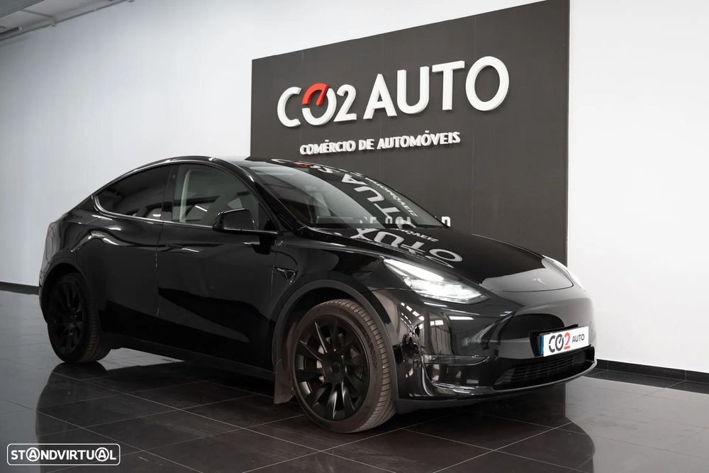 Tesla Model Y Long Range Dual Motor AWD - 2